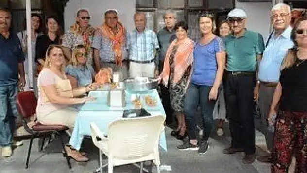 YÖRÜK TÜRKMEN DERNEKLERİNDEN ŞEHİTLERİMİZE SAYGI  'ASKERLERİMİZİN ARKASINDAYIZ'