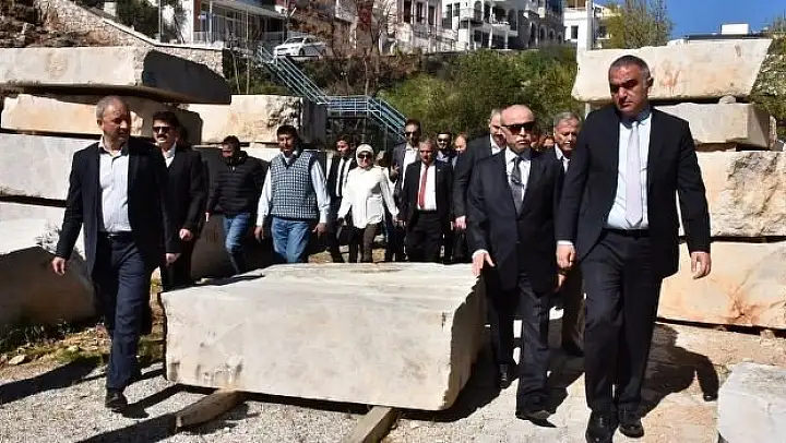 Bakan Ersoy 'Antik Tiyatro Programa Alınacak'