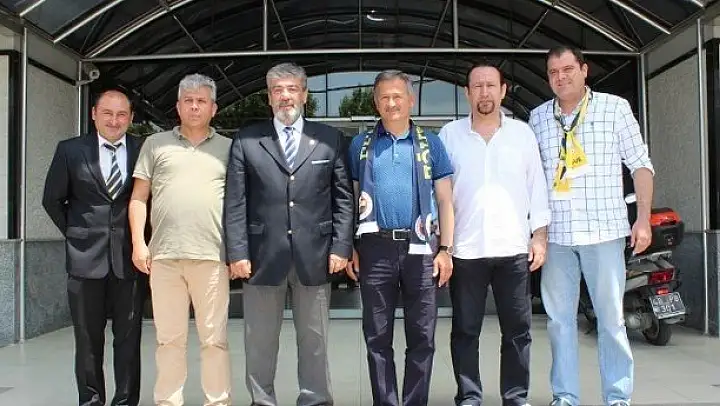 FENERBAHÇELİLER  DERNEĞİNDEN SOYDEMİR'E  ANLAMLI  ZİYARET