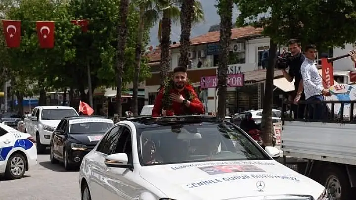 Gururumuz Süleyman Atlı'ya coşkulu karşılama