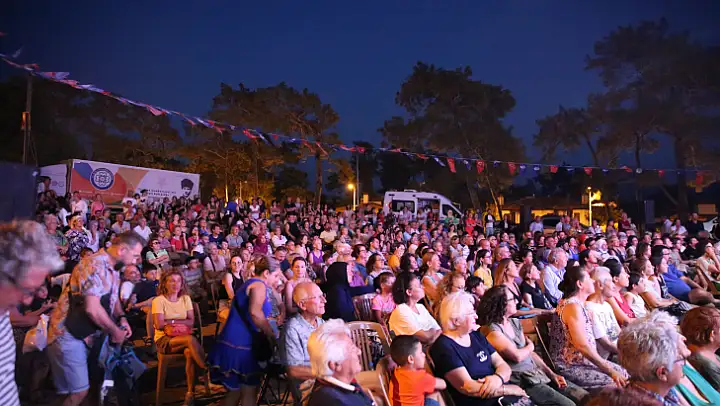 Hisseli Harikalar Kumpanyası İzleyici İle Buluştu