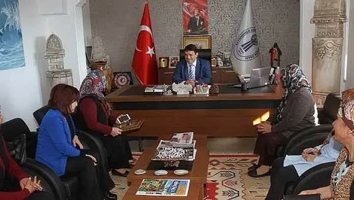 KADIN ESNAFLAR BAŞKAN SAĞIR'A TEŞEKKÜR ETTİ