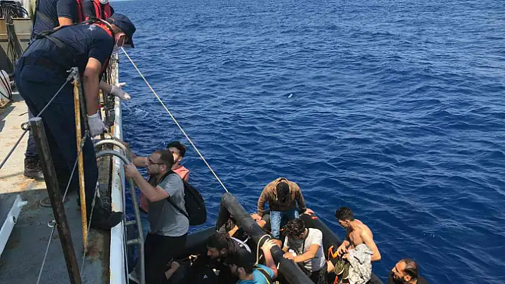 Marmaris'te 44 düzensiz göçmen kurtarıldı