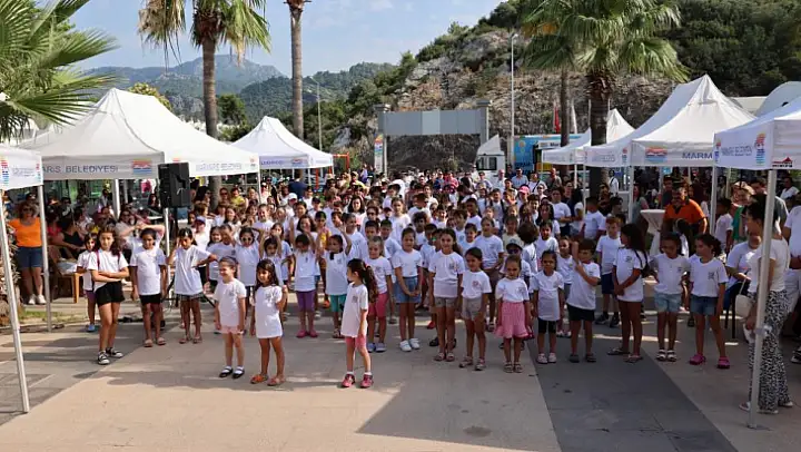 Marmaris'te yaz kursları renkli başladı