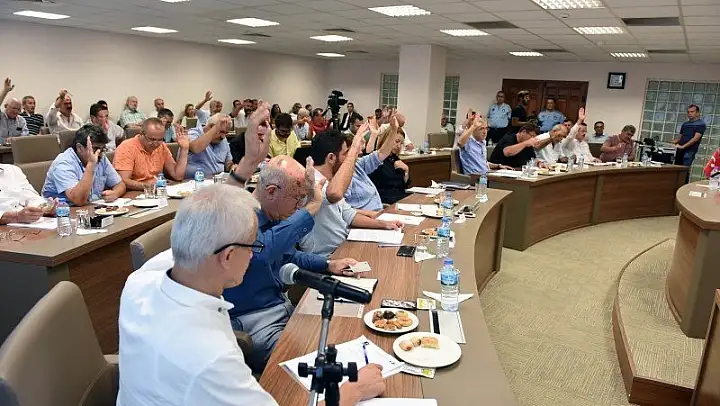 'Meclis, PKK'YI KINADI'