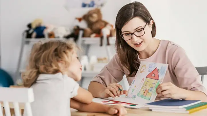 Otizmli çocuğu olan anneler için sınıf açılıyor, 7 ay eğitim alacaklar