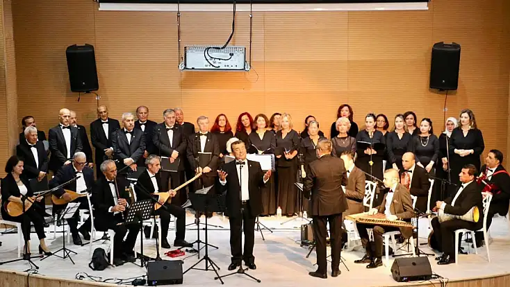 Fethiye Güzel Sanatlar Derneği Kaş’ta Atatürk’ü sevdiği eserlerle andı