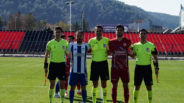 Türkiye Futbol Federasyonu (TFF) 2.Lig Kırmızı Grup 24.Hafta müsabakasında Fethiyespor, sahasında konuk ettiği Arnavutköy Belediyespor ile 0-0 berabere kaldı.