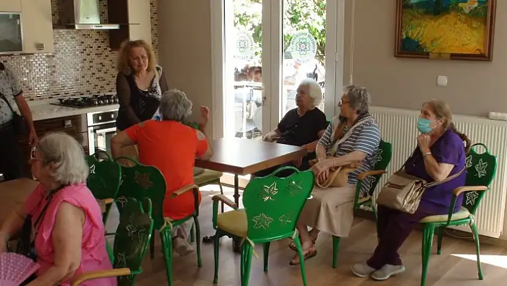 100 Yaş evi açıldı