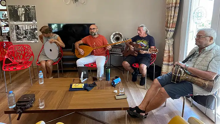 100 Yaş Evi'nde Etkinlikler Sürüyor