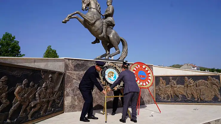 101 Yıllık Destan Gururla Kutlandı