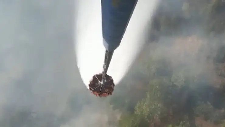 11 HELİKOPTER, 9 UÇAK ALEVLERE MÜDAHALE EDİYOR