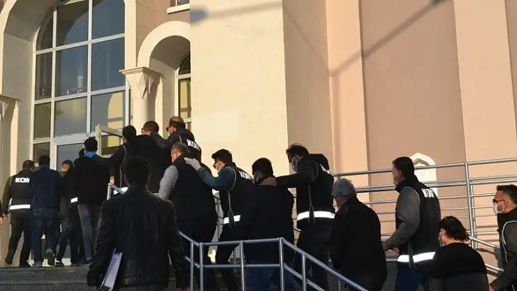 13 şüpheli hakim karşısına çıkarıldı