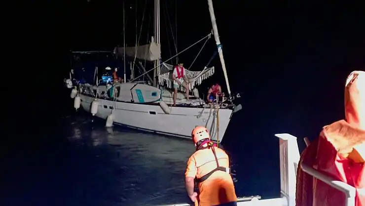 14 metrelik tekneyi KIYEM ekipleri kurtardı