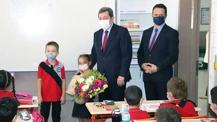 154 bin 532 öğrenci ders başı yaptı