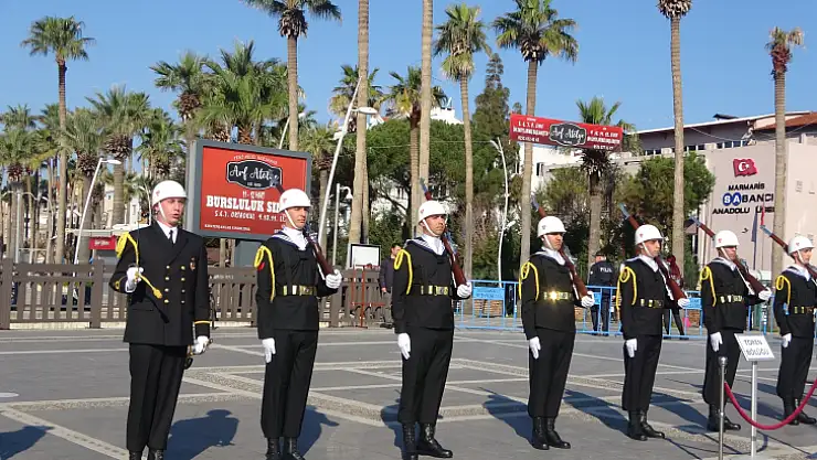 18 MART ŞEHİTLER GÜNÜ PROGRAMI MARMARİS'TE ÇELENK SUNMA TÖRENİ İLE BAŞLADI