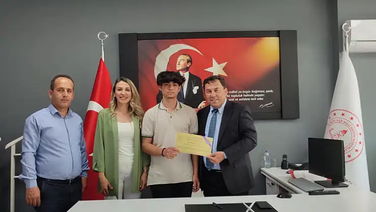 19  Mayıs etkinlikleri kapsamında derece alan öğrencilere ödülleri dağıtıldı