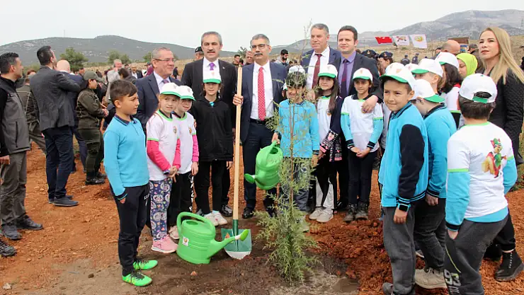 2 BİN FİDAN TOPRAKLA BULUŞTU