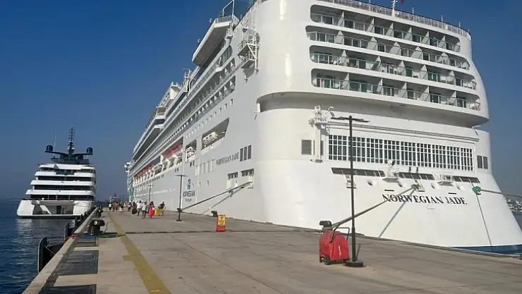 2 Gemiyle 2 Bin 231 Yolcu Geldi