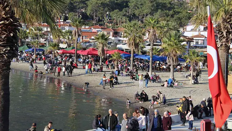 2023'Ü DENİZDE KARŞILADILAR