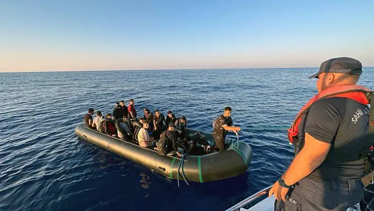 21 düzensiz göçmen kurtarıldı