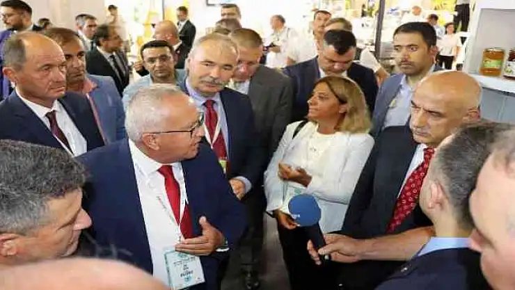 47'NCİ APİMONDİA KONGRESİNDE TÜRK ARILARI VE BALLARI TANITILDI