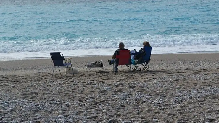 56 saatlik kısıtlamada denize bile girdiler