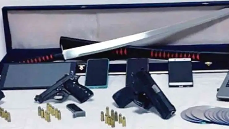 6 ayrı suçtan aranıyordu, Samuray kılıçla yakalandı