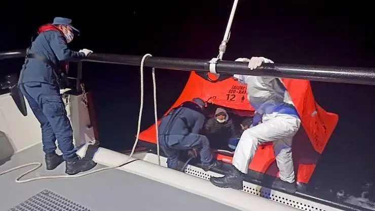 6 düzensiz göçmen kurtarıldı