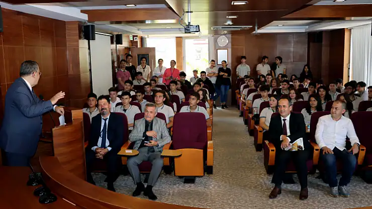 63 Öğrenciye Afet Gönüllüsü Eğitimi Verildi