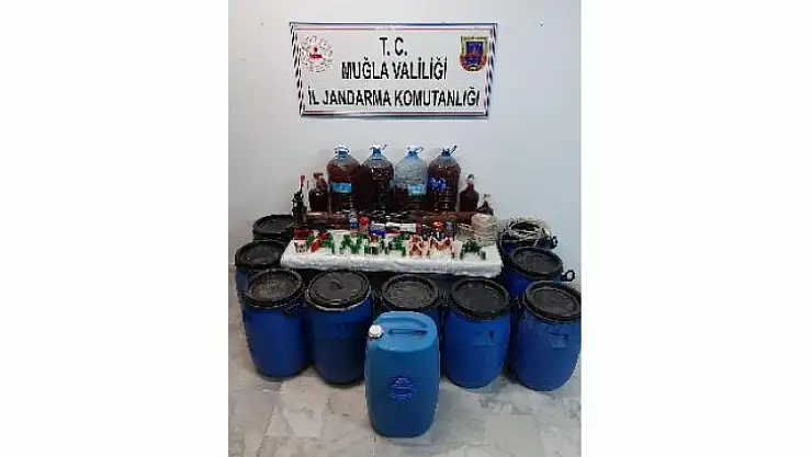 700 LİTRE EL YAPIMI ALKOL ELE GEÇİRİLDİ