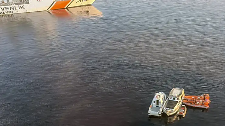 73 düzensiz göçmen ve 13 göçmen kaçakçısı yakalandı