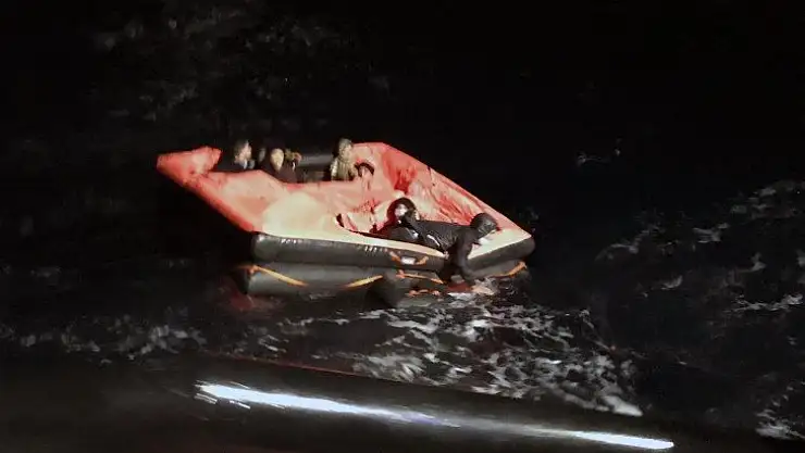 9 düzensiz göçmen kurtarıldı