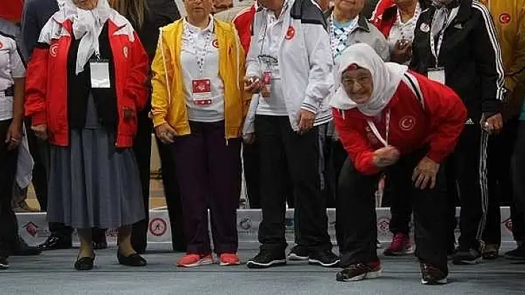 90 YAŞINDA BOCCE OYUNCUSU