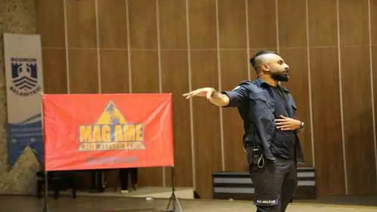 AFET GÖNÜLLÜLERİ TOPLANTIDA BİR ARAYA GELDİ