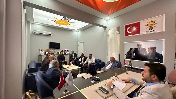 Ak Parti Muğla Milletvekili Adayı Otgöz,Yeni Üye Olan Kişilere Parti Rozeti Taktı
