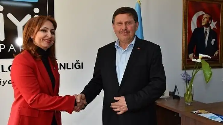 AK Parti'den İYİ Parti'ye nezaket ziyareti 