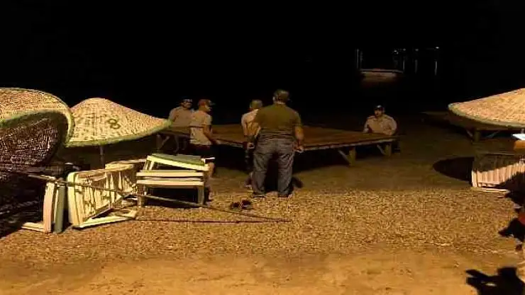 Akbük koyu'nda deniz üstüne inşa edilen platformlar kaldırıldı