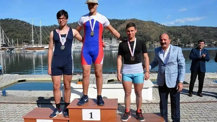 Akdeniz Kupası Kürek Yarışları nefes kesti.