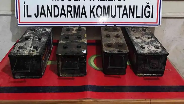 Akü hırsızı firarda