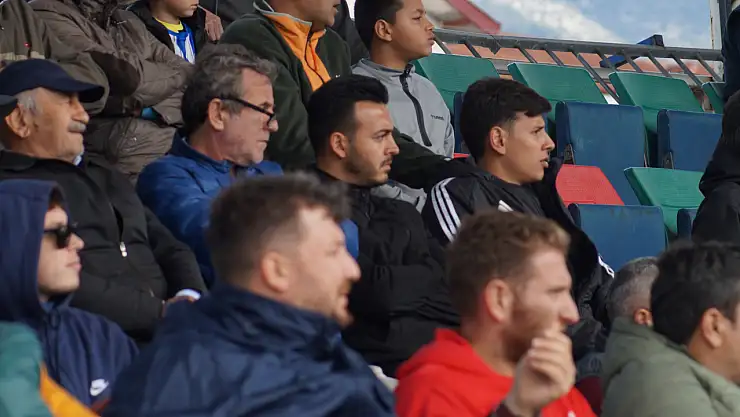 Altay Teknik Direktörü Karaaslan, Fethiyespor - Kepezspor maçındaydı