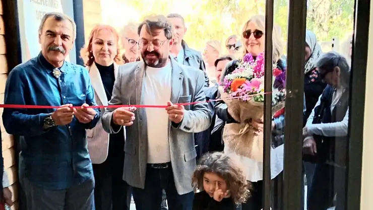 Alzheimer Derneği'nde sergi düzenlendi