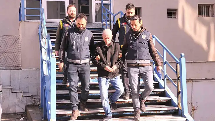 ALZHEİMER HASTASI ABLASINI TUZ RUHU İÇİREREK ÖLDÜRDÜ