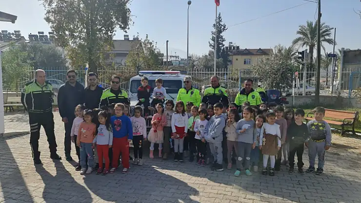 ANADOLU ÖĞRENCİLERİNE POLİSLİK MESLEĞİ TANITILDI