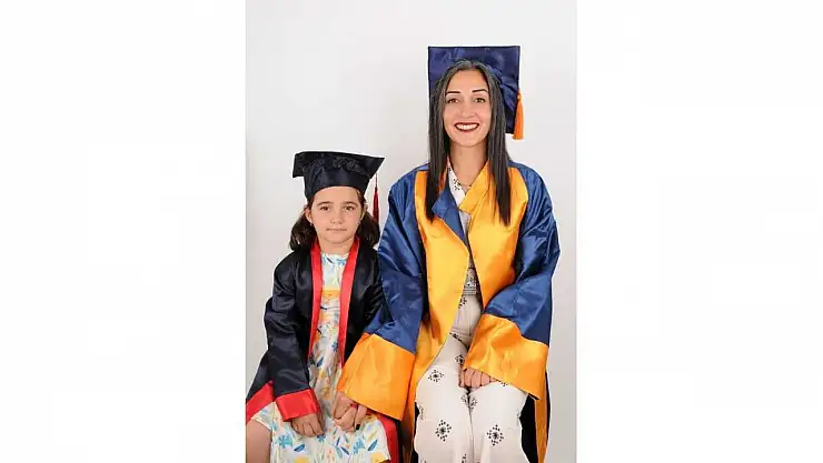 Anne ve Kızı Aynı Gün Kep Attı