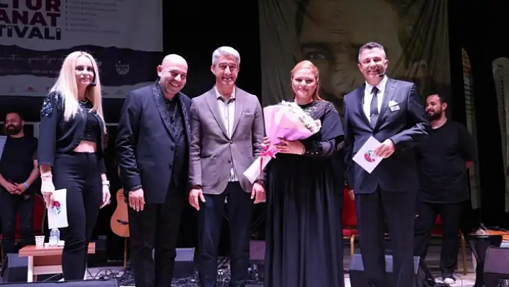 Antakya Medeniyetler Korosu dinleyenleri büyüledi!