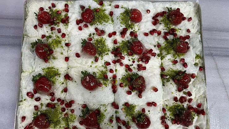 Anteplioğlu'nun güllaçları sofraları şenlendiriyor