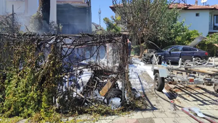 Apartman deposu alevlere teslim oldu