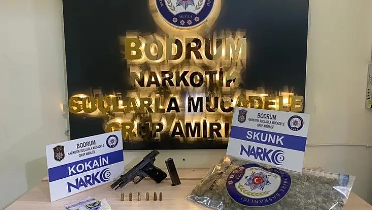 Aracını polislerin üzerine sürdü