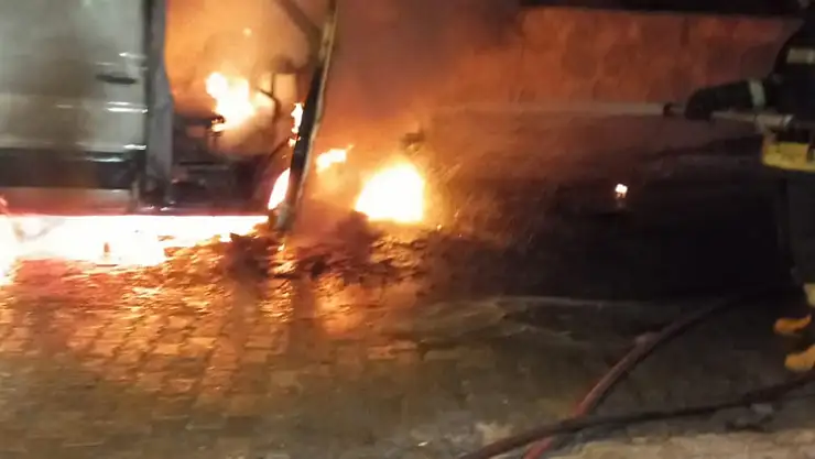 ARAÇTA ÇIKAN YANGIN SÖNDÜRÜLDÜ